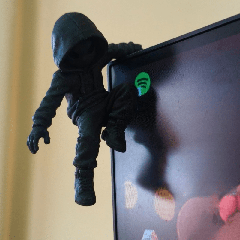 Patung Mini Alien Hoodie Climb - Retro Gaming Room ulasan dan harga
